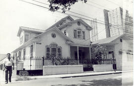 Fotografía de una casa de habitación. Situada en avenida 9, calles 11 y 13. San José