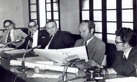 Fotografía con la imagen del ex-Ministro de Obras Públicas y Transportes, Ing. Rodolfo Silva, en ...