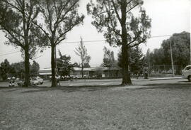 Fotografía con la imagen del edificio del Liceo Rodrigo Facio Brenes, Zapote, San José.