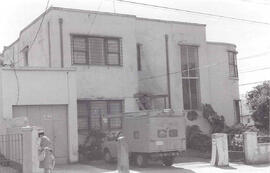 Fotografía de casas de habitación utilizadas como oficinas de abogados, situadas en las cercanías...