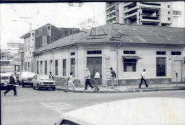 Contacto del edificio del Bar San Luis, situado en avenidas 4 y 6, calles 7 y 9, esquina noroeste...