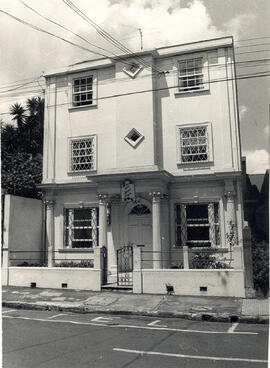 Fotografía del edificio de la Pensión Canadá. Situada en avenidas 7 y 9, calle 9. San José