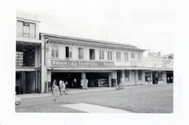 Fotografía del local del café La Esmeralda, situado en avenida 2, calles 0 y 1. San José, Costa Rica