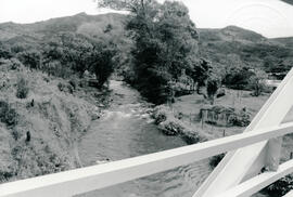 Fotografía panorámica del río Parrita, en Santa María de Dota San José