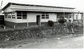 Fotografía del edificio que ocupa la Escuela Candelarita de Puriscal. San José