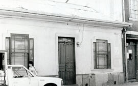 Fotografías de varias casas de habitación, algunas ocupadas por negocios en avenida 8, calle 8-10...