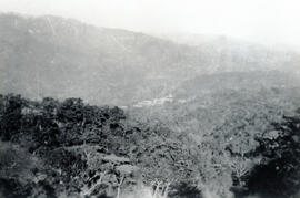 Fotografía panorámica de San Ignacio de Acosta. Al fondo las estribaciones de la Fila de Bustamante