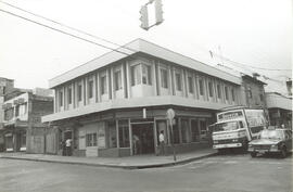 Fotografía de la antigua farmacia Santa Eduviges. Esquina de la avenida 8 y calle 2 San José