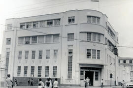 Fotografía con la imagen del antiguo edificio del Instituto Nacional de Seguros, en avenida 2 cal...