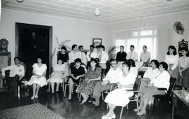 Fotografías del acto mediante el cual los empleados del Archivo Nacional reciben en la Dirección ...