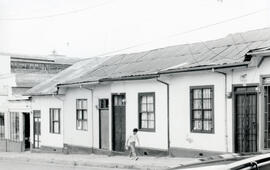 Fotografías de varias residencias ubicadas en avenidas 8-10, calle 16, acera Este San José