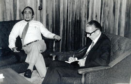Fotografía de Aurelio Tanodi, Director del Centro Interamericano para la Formación de Archiveros ...