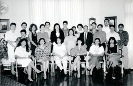 Fotografías del grupo de becarios e instructores del III Curso Regiónal de Administración de Arch...