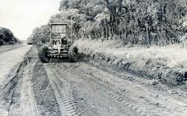 Fotografía sobre la ampliación de la carretera a El Barreal. Heredia, Costa Rica