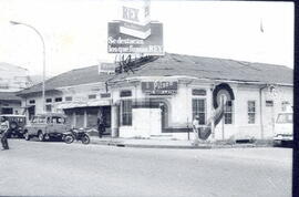 Contacto del edificio del Piano Bar Latina. Situado en avenidas 4 y 6, calle 9 San José