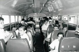 Fotografía de alumnos de la Escuela Rogelio Fernández Güell de Buenos Aires de Puntarenas, en aut...