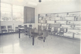 Fotografía con la imagen de la sala de conferencias de la Facultad de Microbiología de la Univers...
