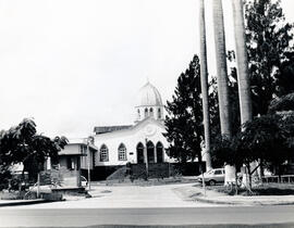 Fotografía con la imagen de la antigua entrada principal del Asilo Chapuí, San José