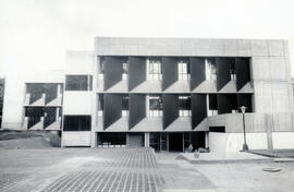 Fotografía con la imagen del edificio de la Facultad de Informática de la Universidad de Costa Ri...