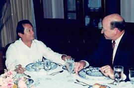 Fotografía de Germán Serrano Pinto con Armando Manzanero