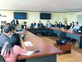 Fotografía de la reunión realizada el 09 de enero de 2019, entre funcionarios de diversas depende...