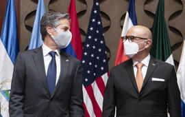 Fotografía del secretario de Estado de los Estados Unidos, Antony Blinken y el canciller de Costa...