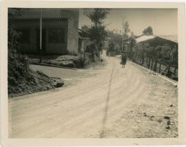 Fotografía de la Calle Rincón de los Cubillos lastrada, se observa el entronque con la calle 28 r...