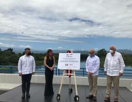 Fotografía de Inauguración del Puente fronterizo sobre el río Sixaola, Panamá.  Costa Rica ha lle...
